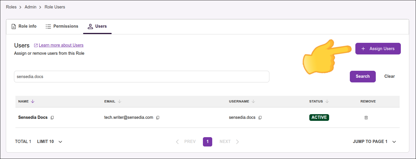 destaque para o botão Assign Users na aba Users